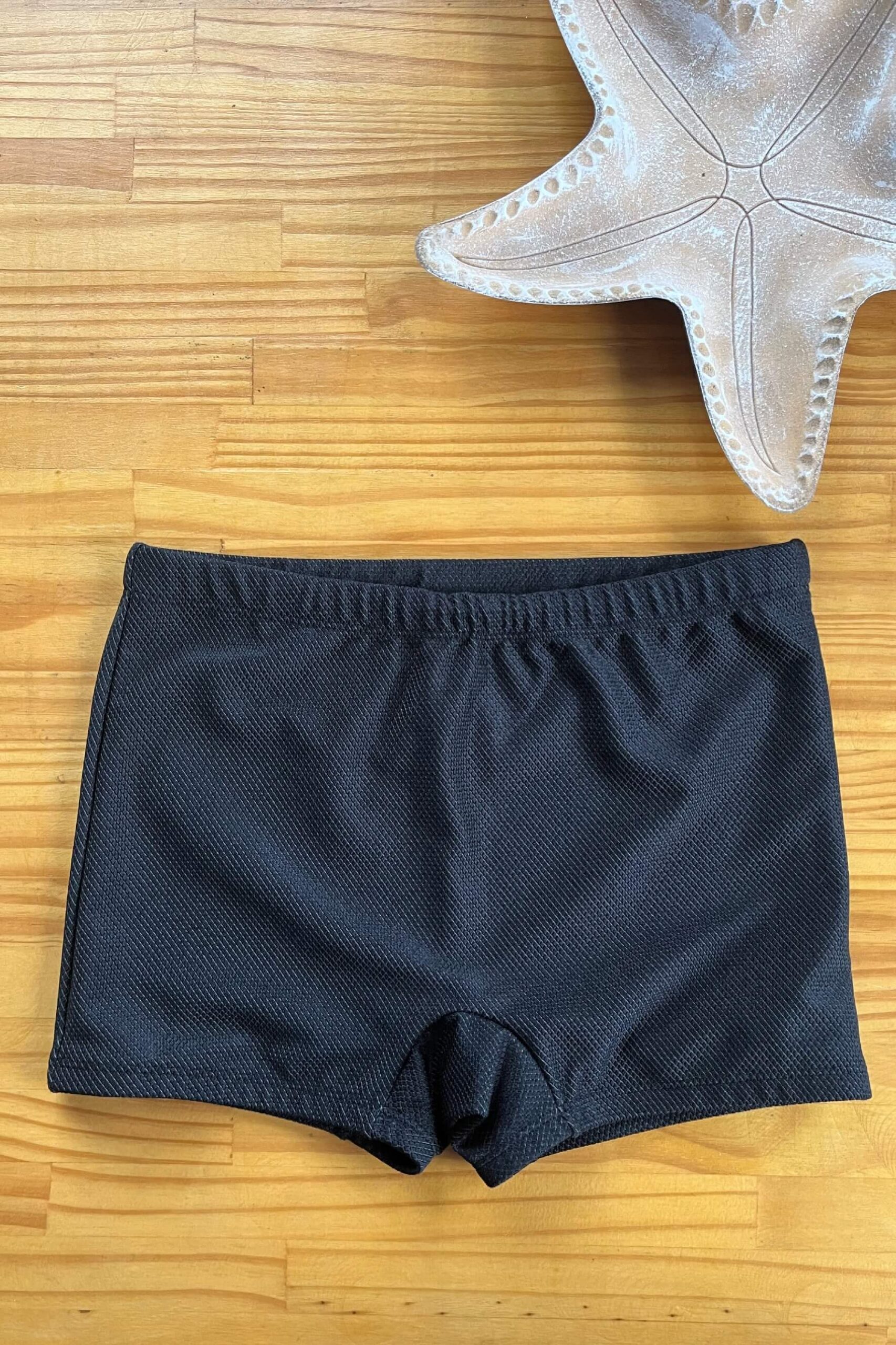Sunga Boxer Adulto Preta Tecido: Split Composição: 90,9% poliamida e 9,1% elastano Coleção: Verão 2024 Disponível nos tamanhos: P M G GG
